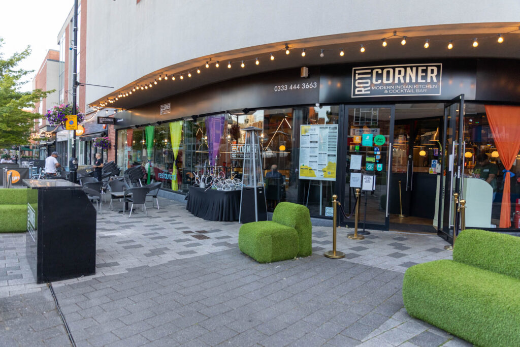 Indian Food Restaurants Nearby in Camberley – Roti Corner 1 Indian Kitchen, Cocktail & Shisha Lounge Indian Food Restaurants Nearby in Camberley – Roti Corner